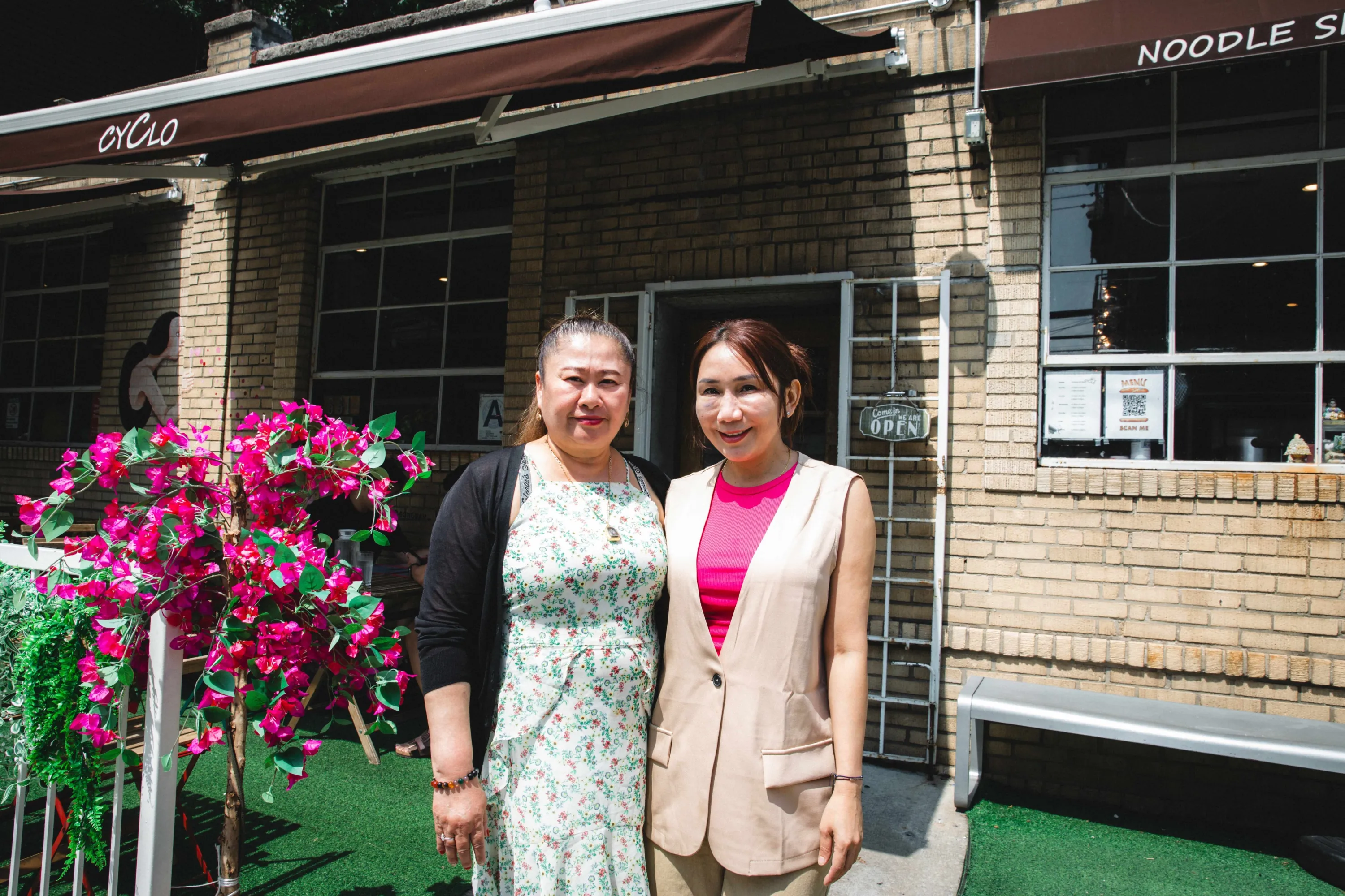 Using Local Keywords and Backlinks to Improve Restaurant Search Rankings